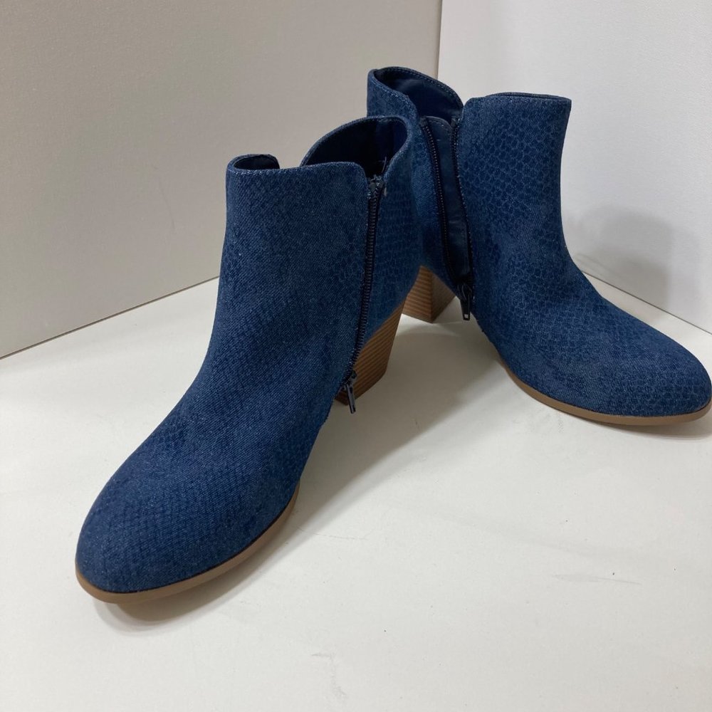 NWOT Style & Co Masrinaa Zip Bootie Blu snake 10.5 - Picture 3 of 6